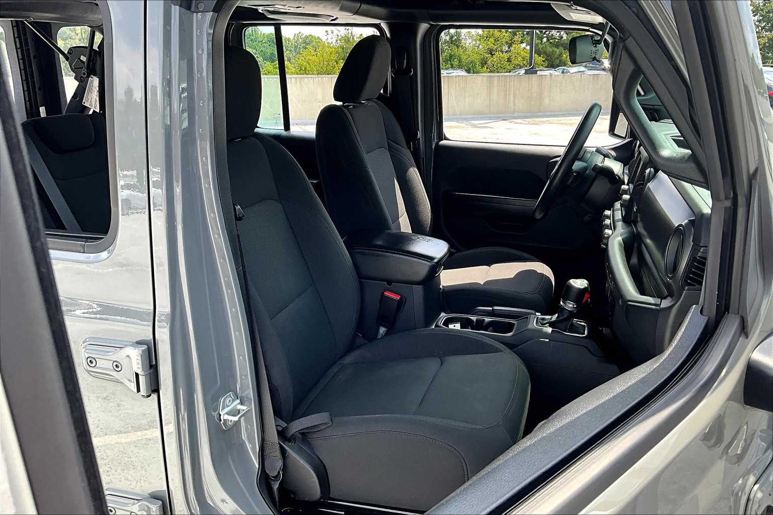 2021 Jeep Wrangler Unlimited Sport photo 8