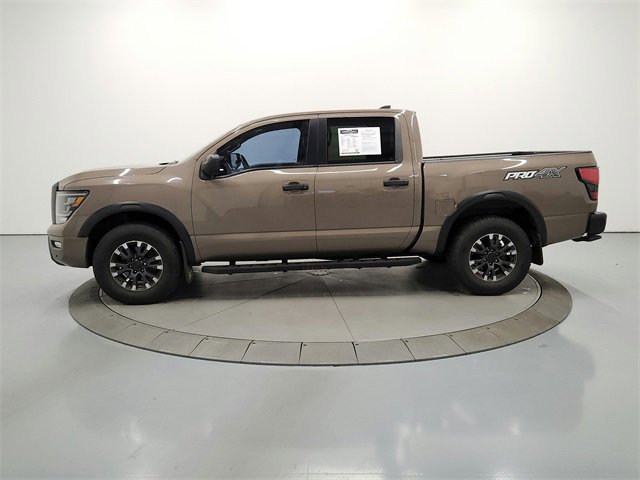 2023 Nissan Titan PRO-4X photo 4