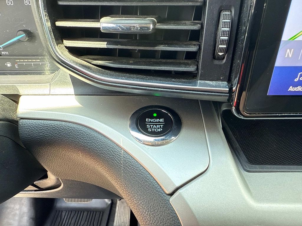 2021 Ford Explorer XLT photo 24