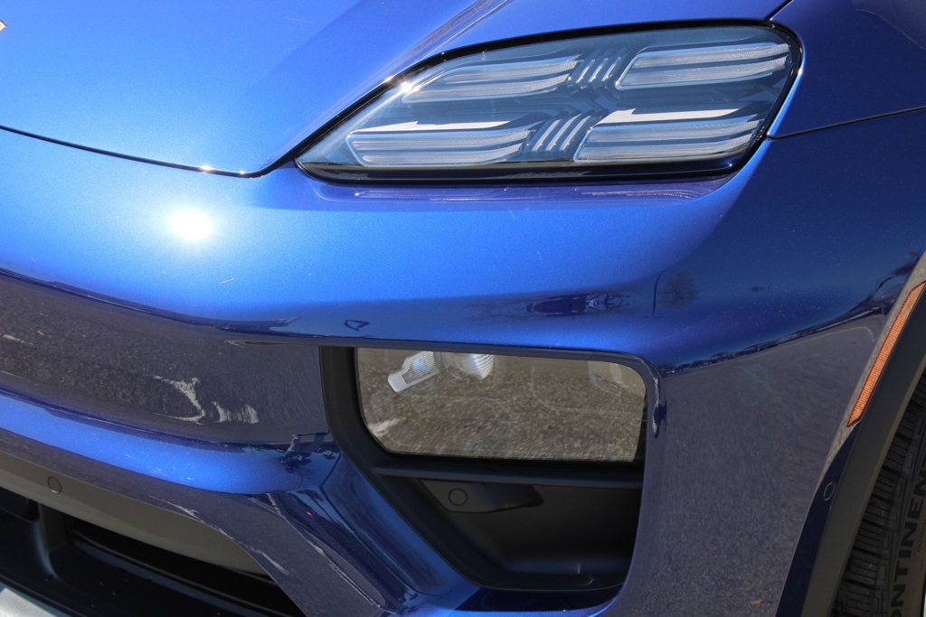 2025 Porsche Macan Electric photo 11