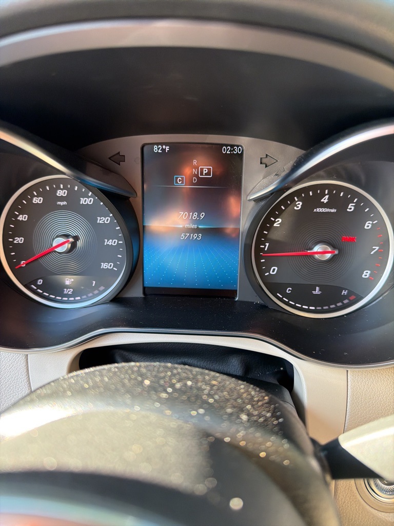 2021 Mercedes Benz GLC 300 photo 3