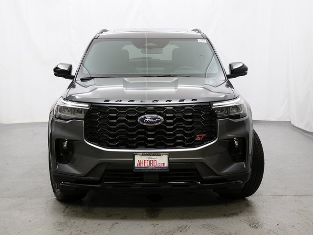 2025 Ford Explorer ST photo 3