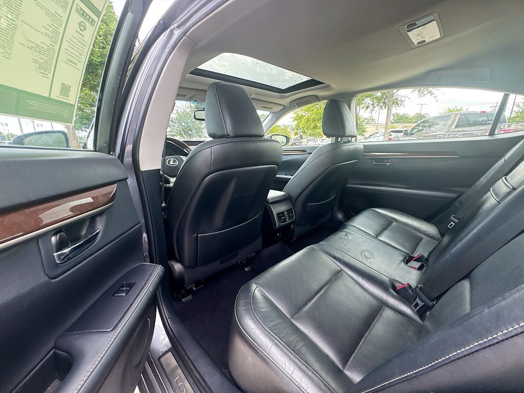 2014 Lexus ES 350 photo 31