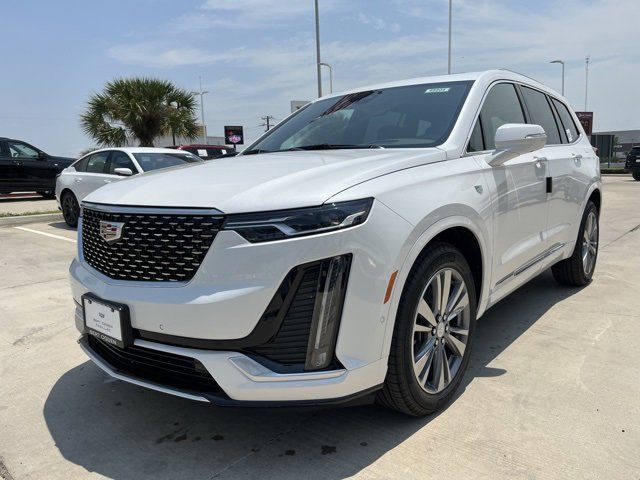 2025 Cadillac XT6 Premium Luxury photo 3