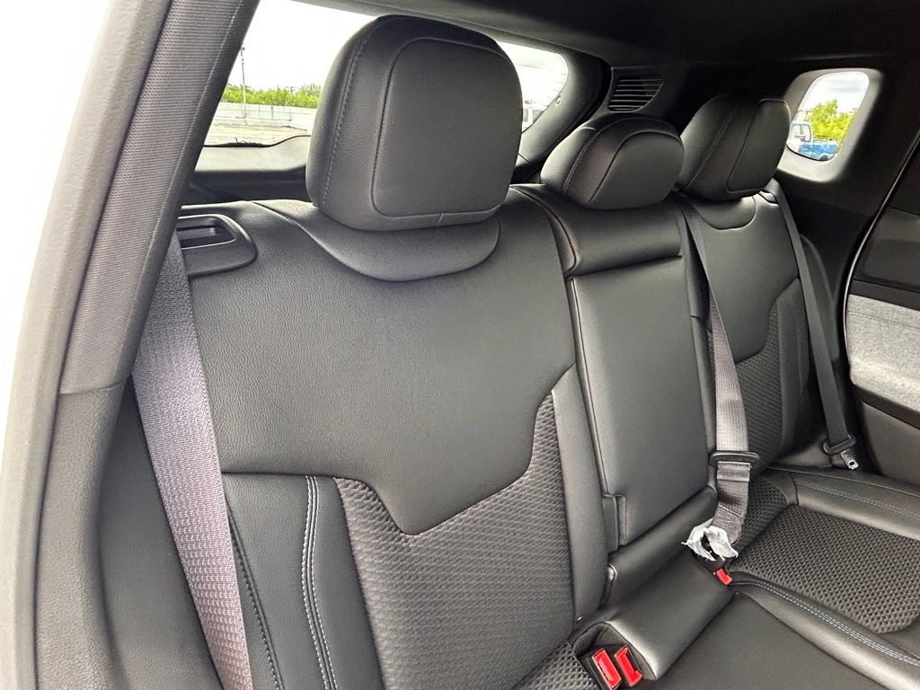 2025 Jeep Compass Latitude photo 20