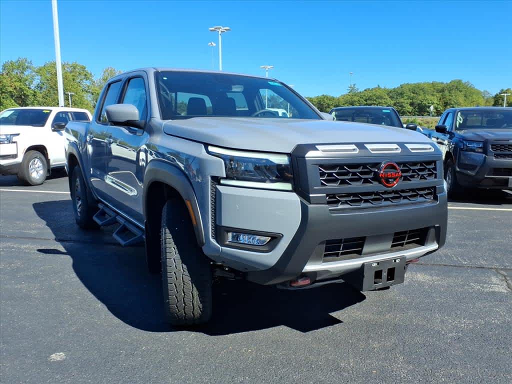2026 Nissan Frontier Crew Cab PRO-4X photo 2