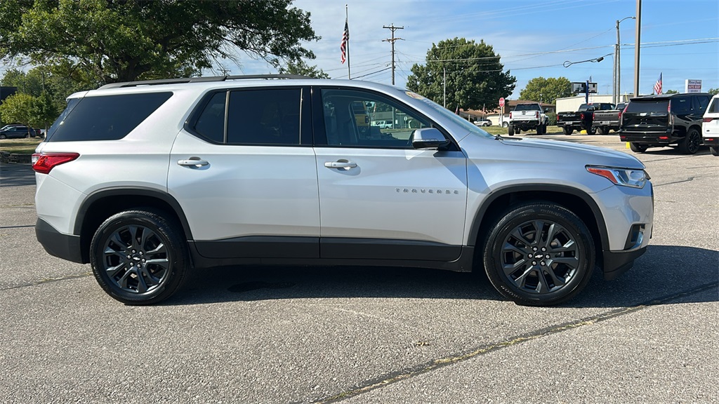 2019 Chevrolet Traverse RS photo 2