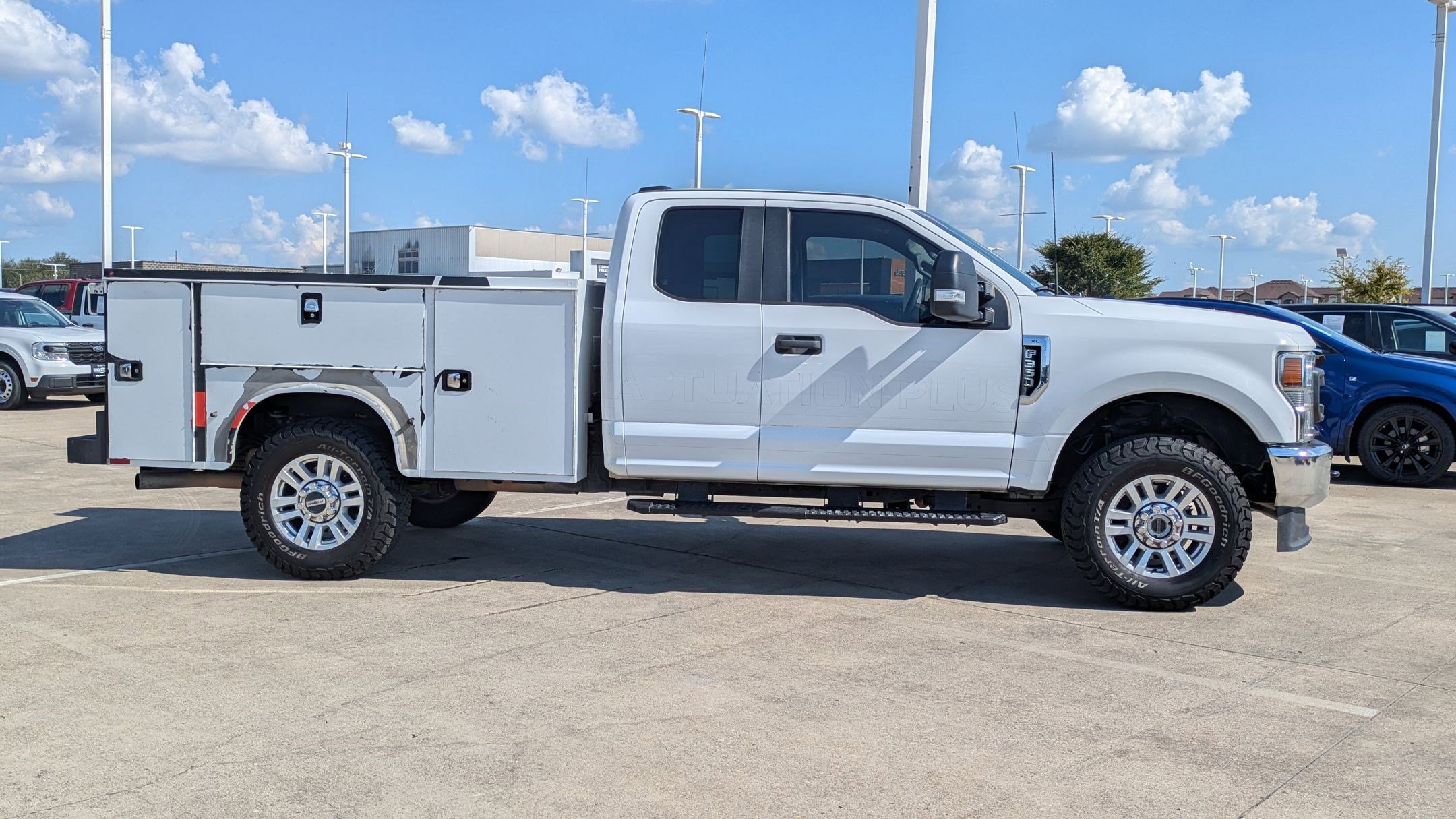 2022 Ford F-350 XL photo 2