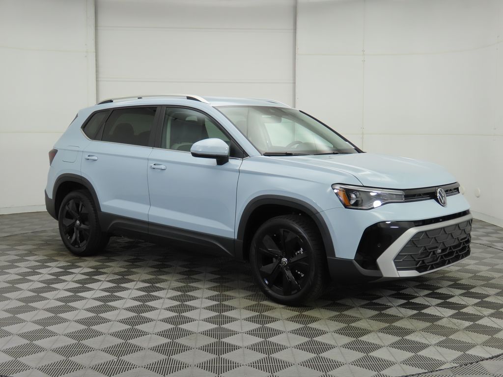 2026 Volkswagen Taos SE photo 3