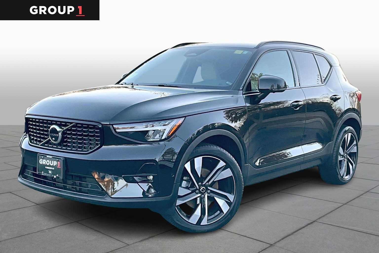2023 Volvo XC40 Plus's photo