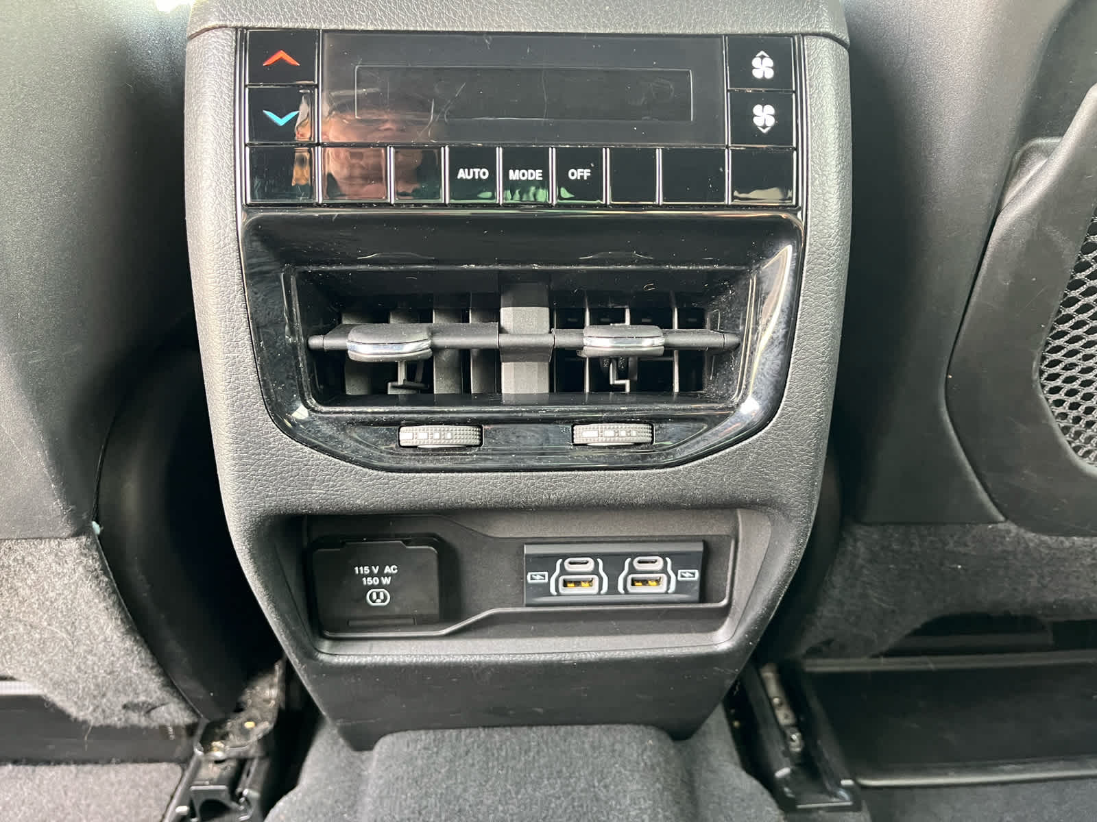 2024 Jeep Grand Cherokee Altitude photo 16