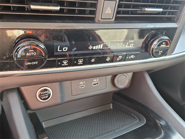 2023 Nissan Rogue SV photo 16