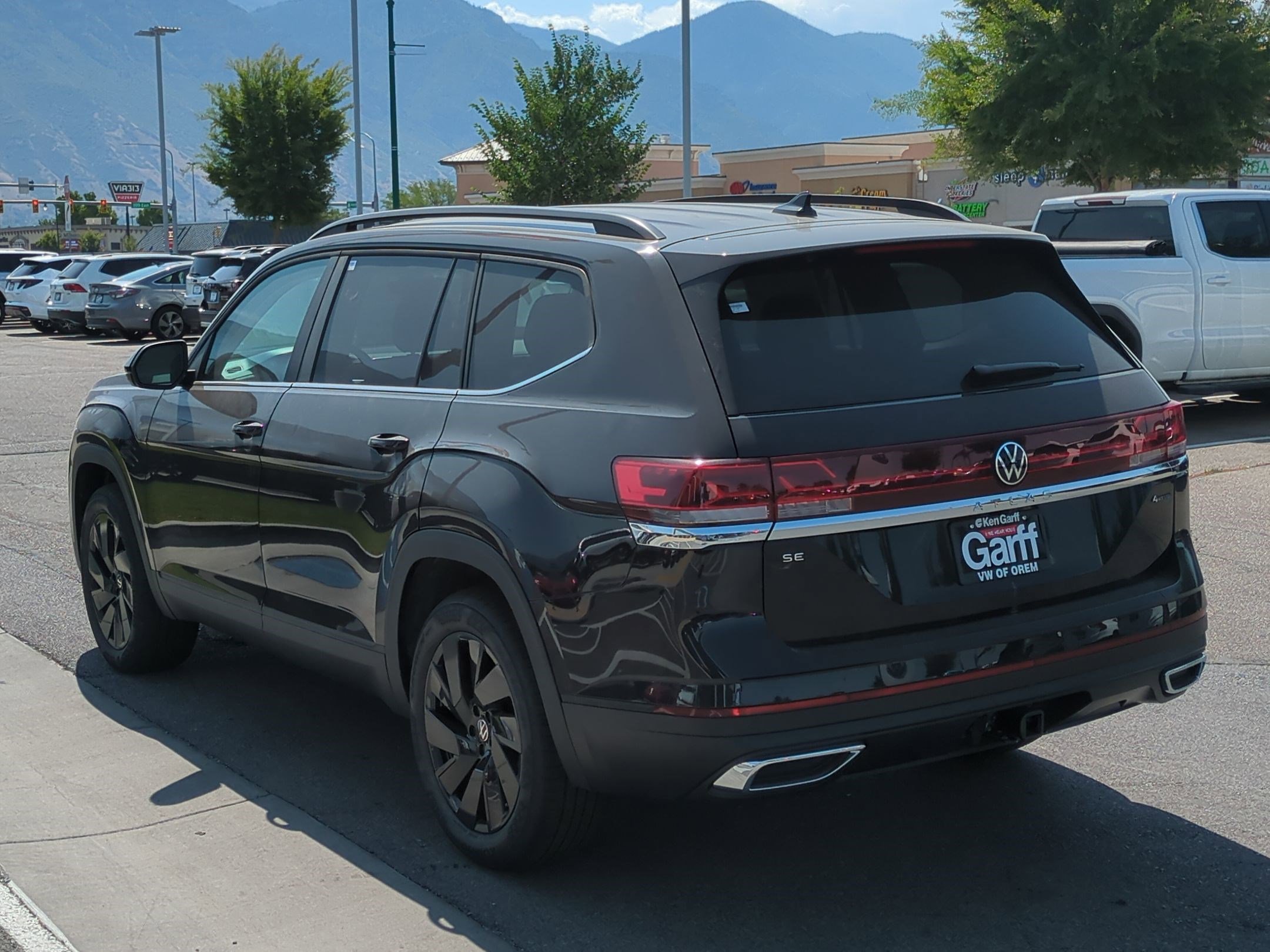 2025 Volkswagen Atlas SE Technology photo 4