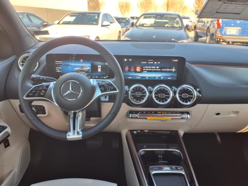2025 Mercedes Benz GLA 250 photo 8