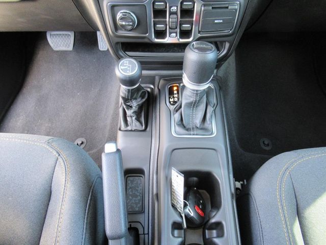 2025 Jeep Gladiator Sport S photo 21