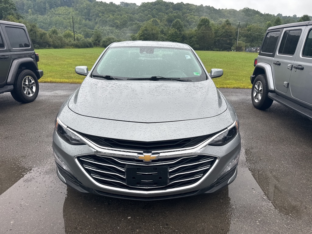 2023 Chevrolet Malibu 1LT photo 2