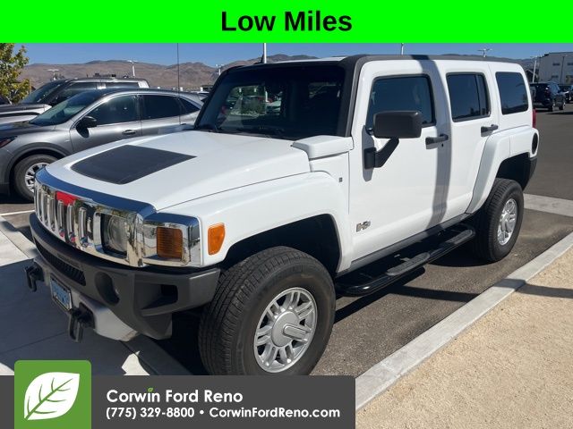 2009 Hummer H3 Base photo 3