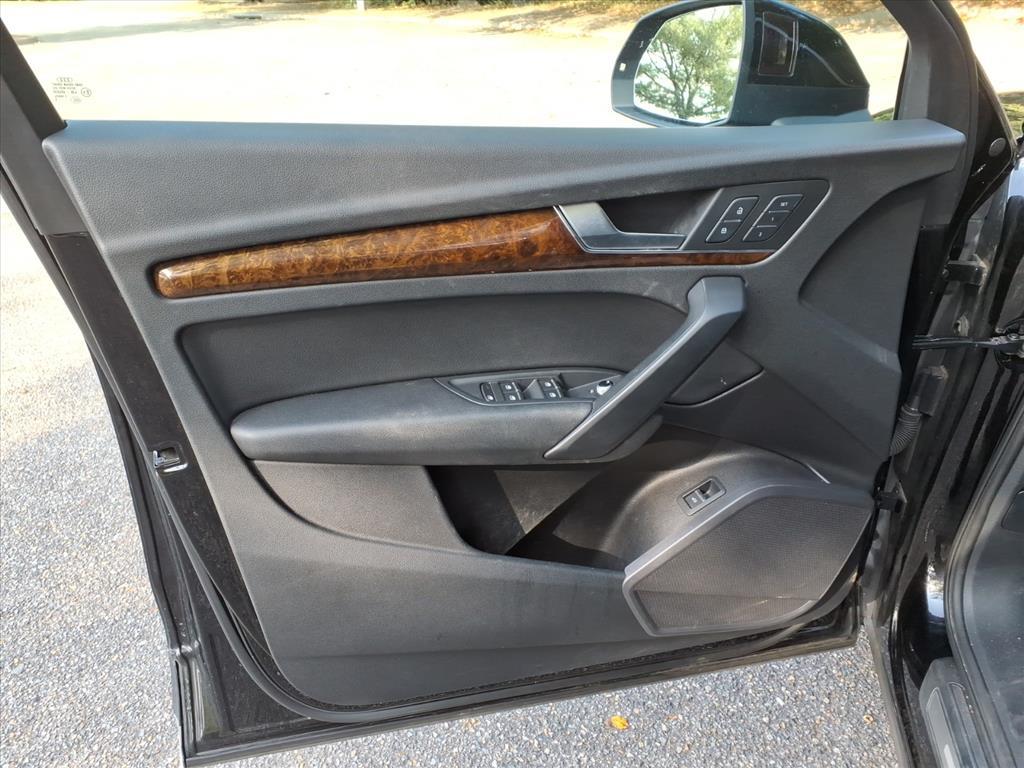2018 Audi Q5 2.0T Premium Plus photo 13