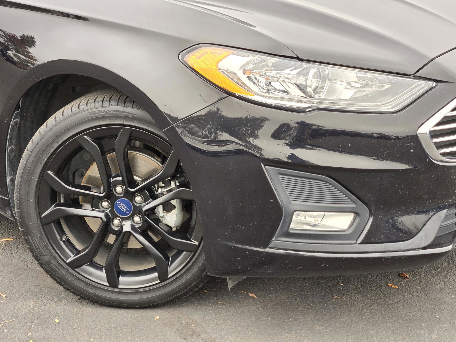 2019 Ford Fusion SE photo 2