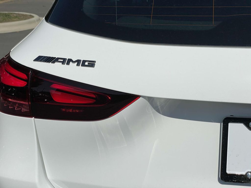 2025 Mercedes Benz GLA 35 AMG 4MATIC photo 3