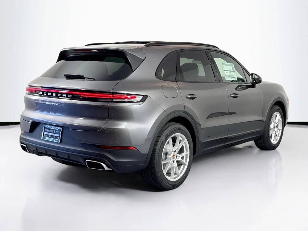2025 Porsche Cayenne photo 8