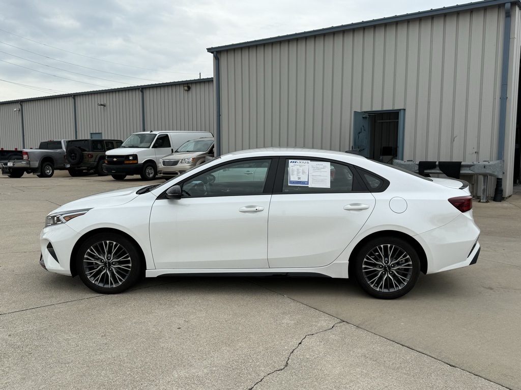 2023 Kia Forte GT-Line photo 4