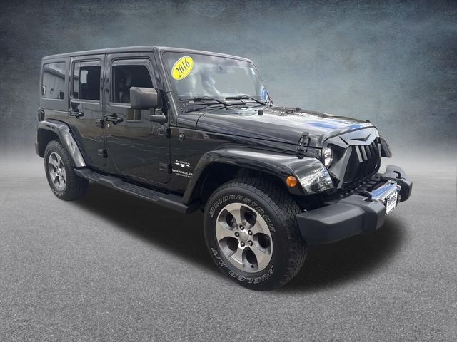 2016 Jeep Wrangler Unlimited Sahara photo 3
