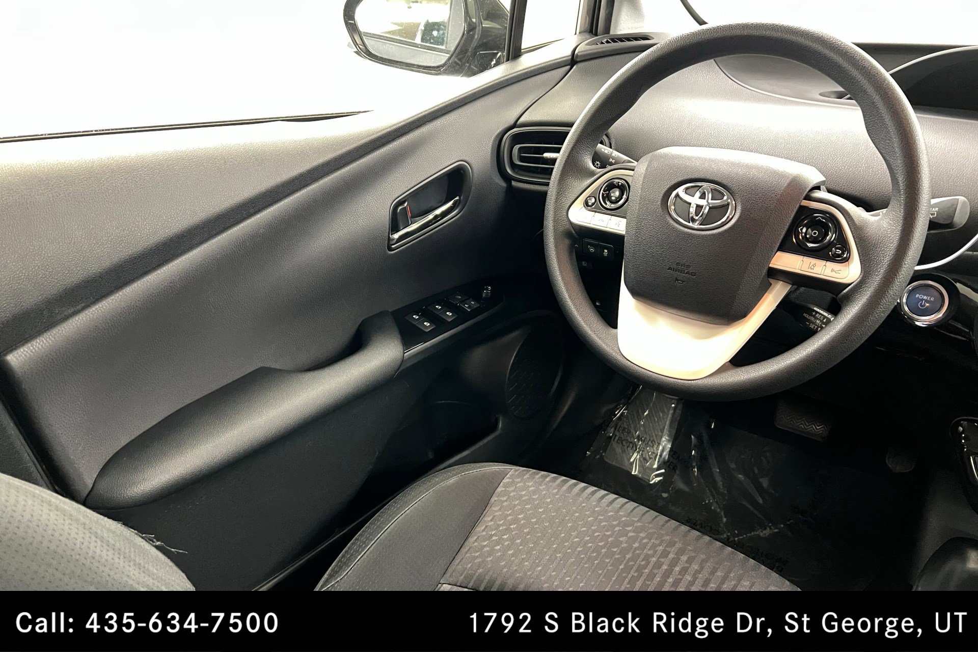 2017 Toyota Prius Two photo 11