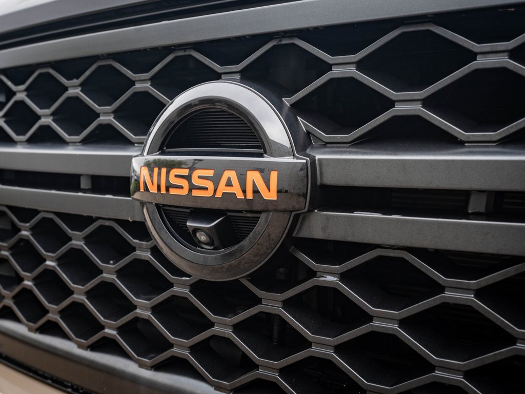 2021 Nissan Titan PRO-4X photo 3