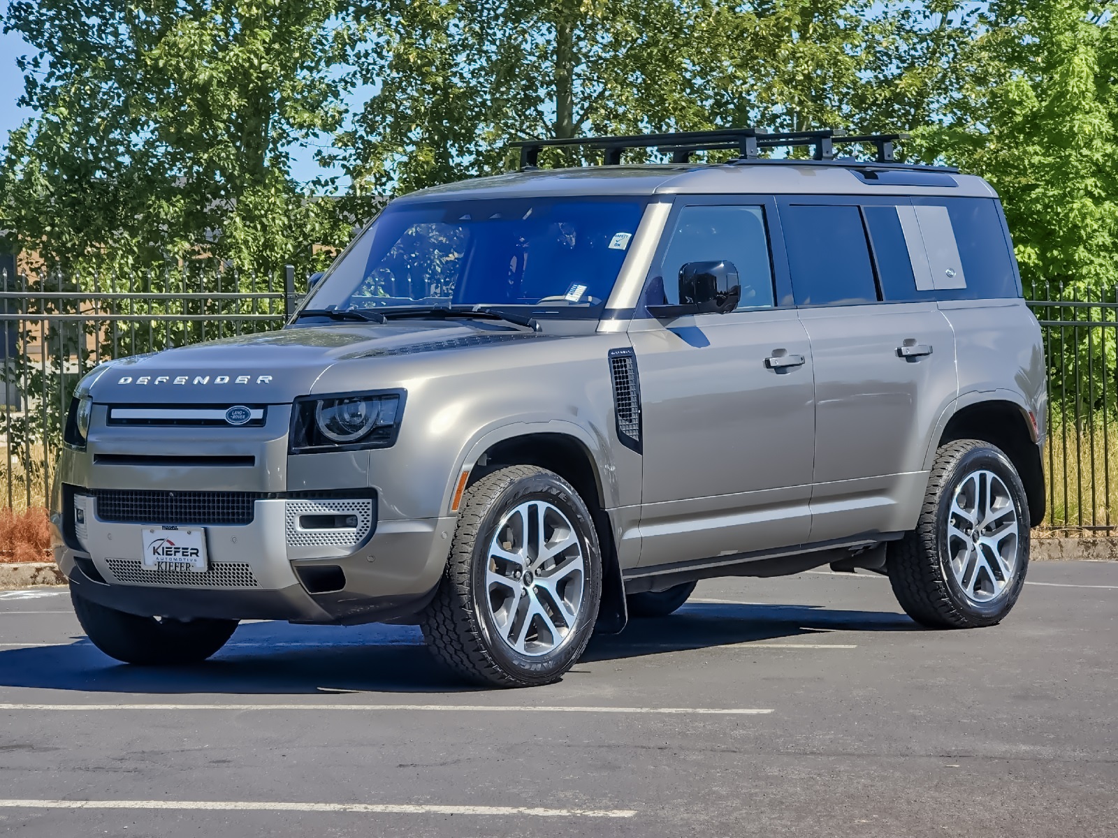 2022 Land Rover Defender 110 XS Edition photo 6