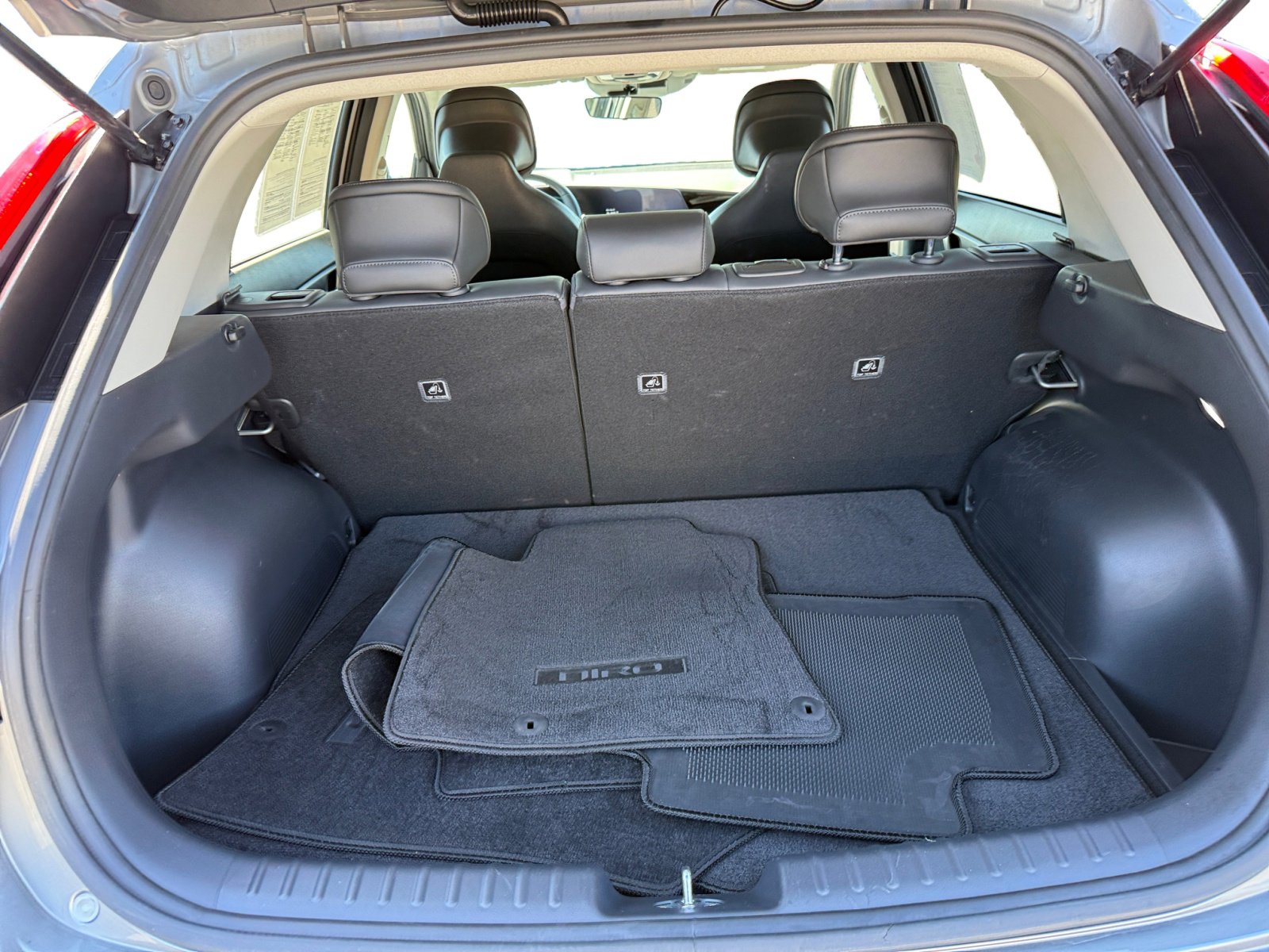 2023 Kia Niro EX Touring photo 17