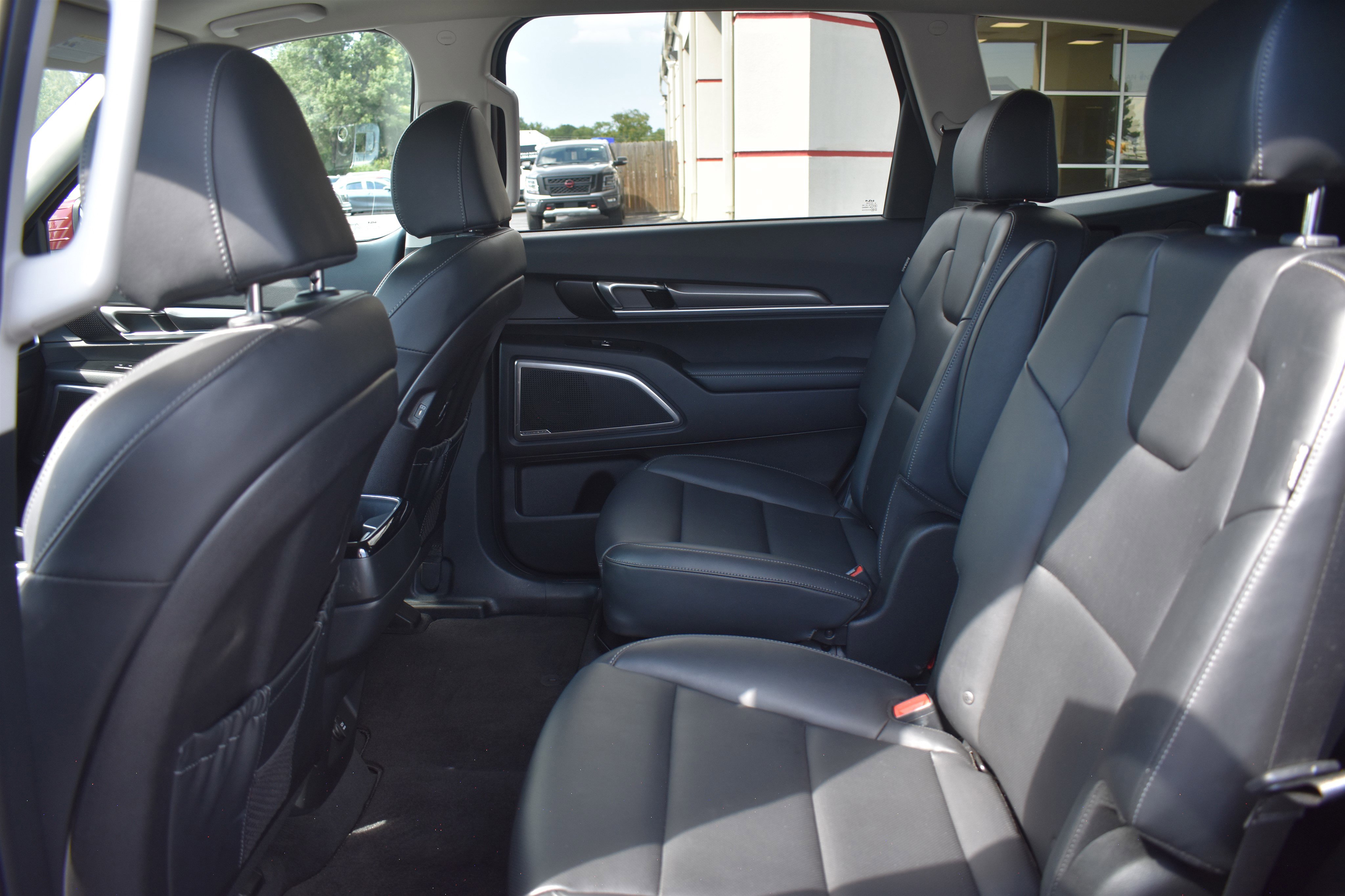 2024 Kia Telluride S photo 3