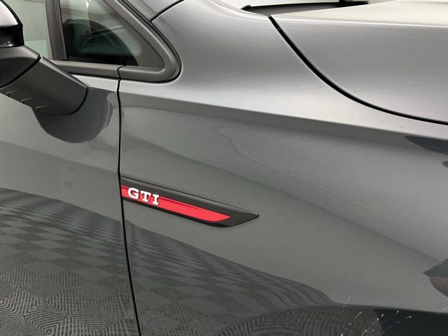 2024 Volkswagen Golf GTI 380 SE photo 4