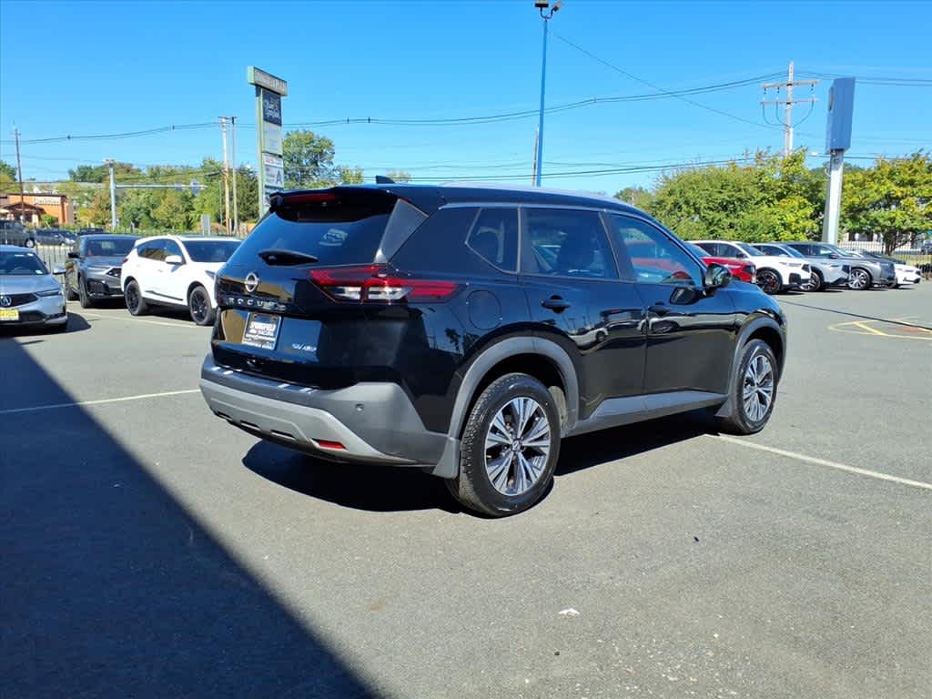 2022 Nissan Rogue SV photo 3