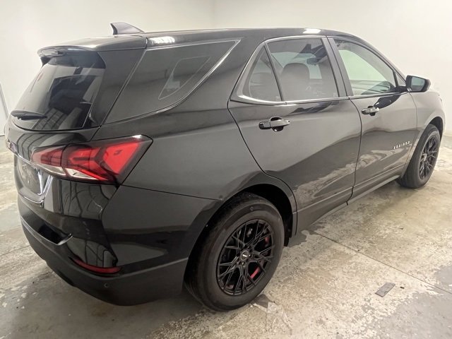 2024 Chevrolet Equinox LS photo 3