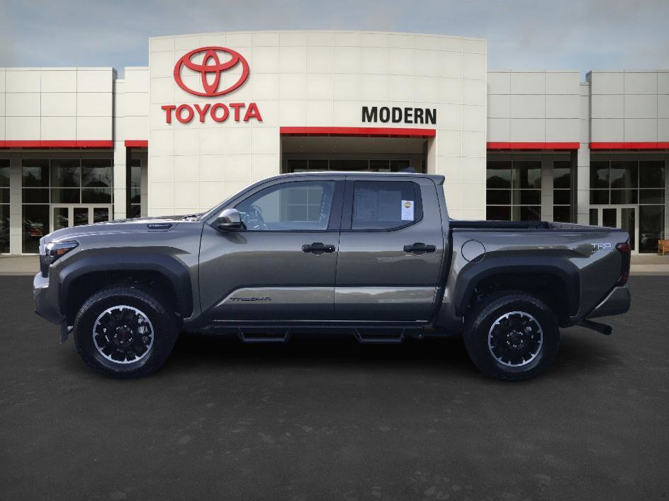 2025 Toyota Tacoma TRD photo 2