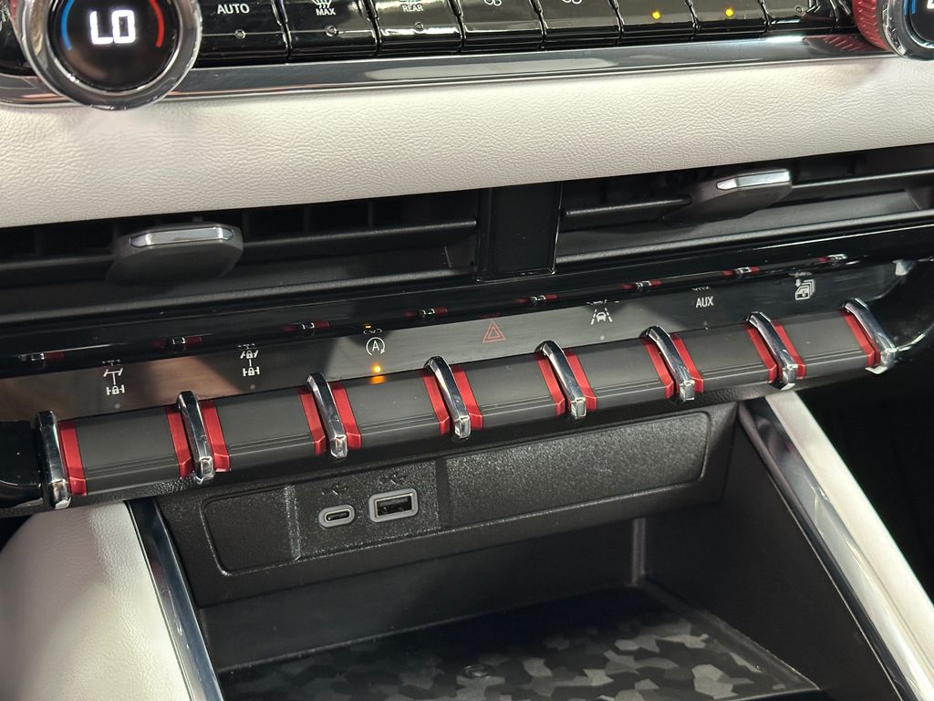 2023 Gmc Canyon AT4X photo 30