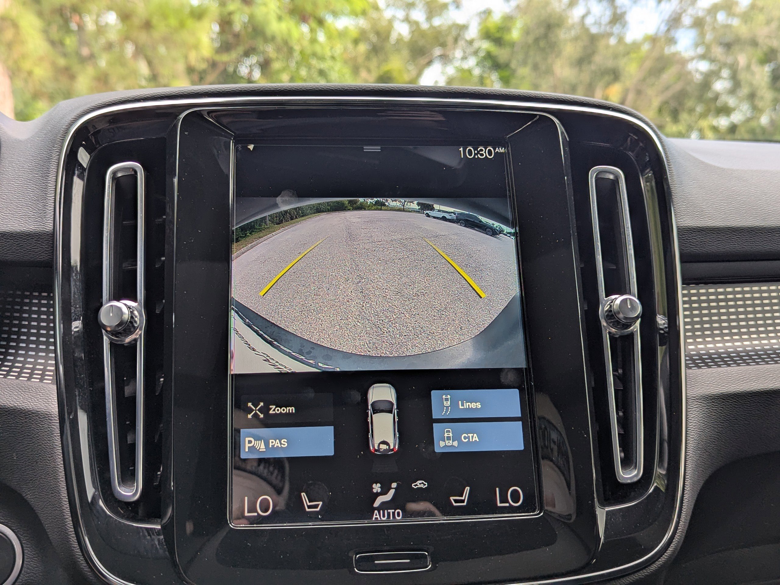 2021 Volvo XC40 R-Design photo 19