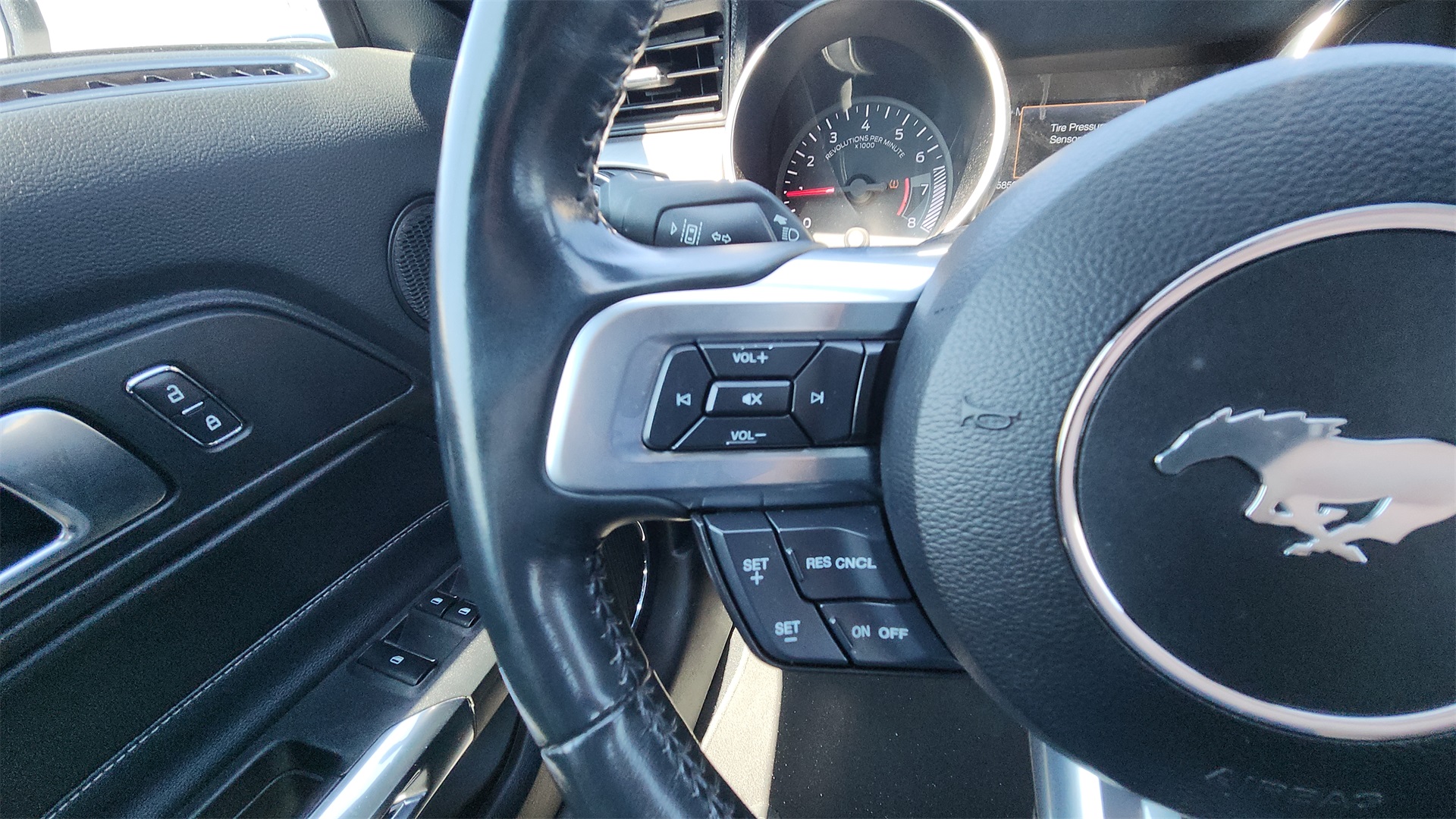 2023 Ford Mustang EcoBoost Premium photo 21