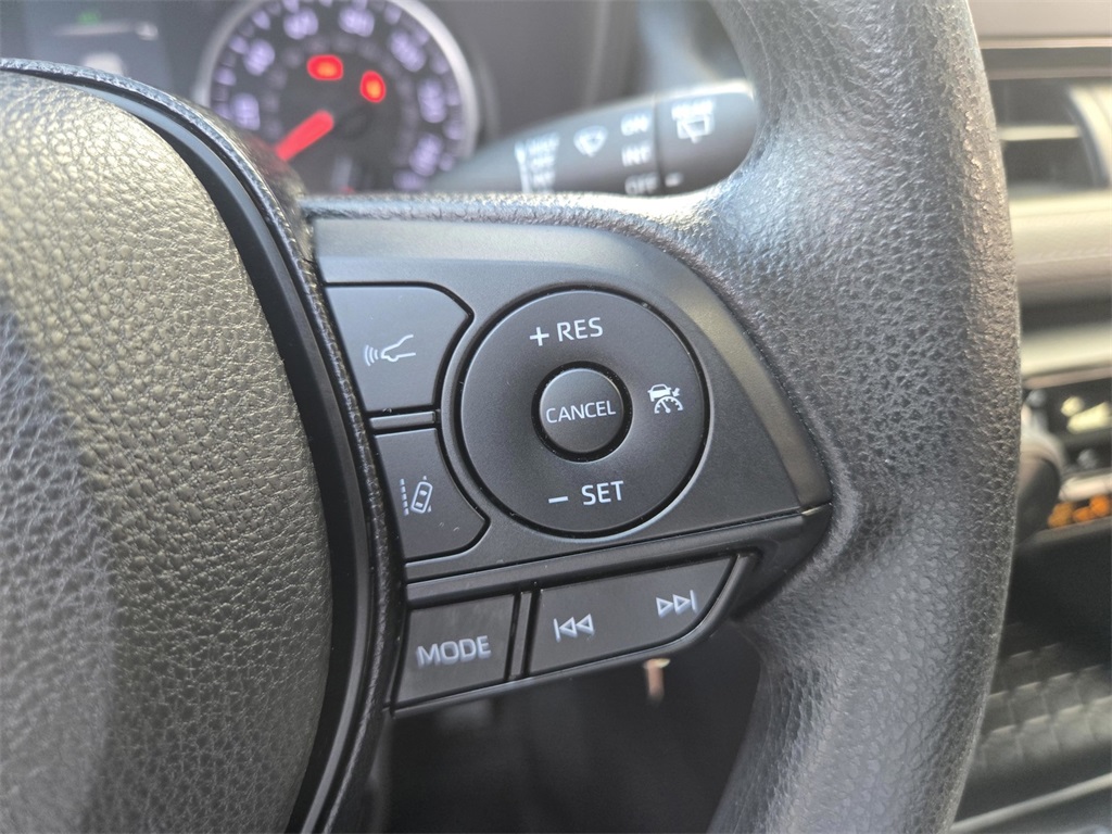 2019 Toyota RAV4 LE photo 22