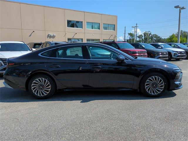 2025 Hyundai Sonata Hybrid SEL photo 4