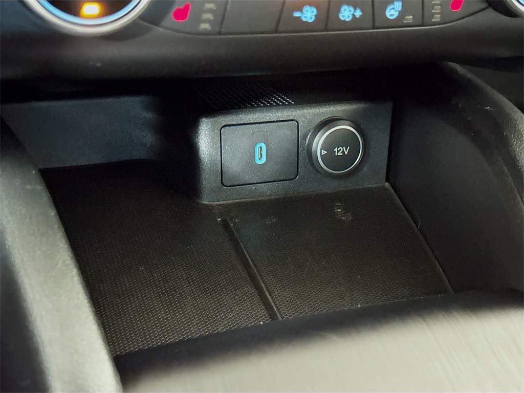 2020 Ford Escape Titanium photo 33