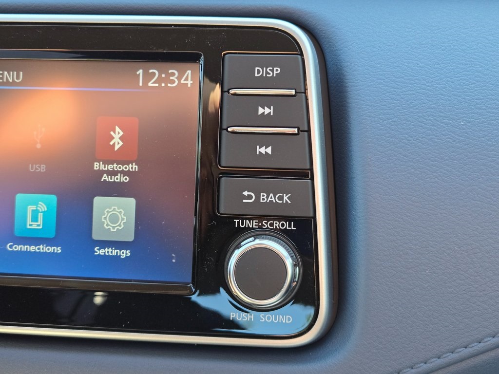 2025 Nissan Versa SV photo 21