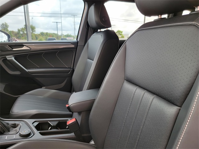 2023 Volkswagen Tiguan SE R-Line Black photo 14