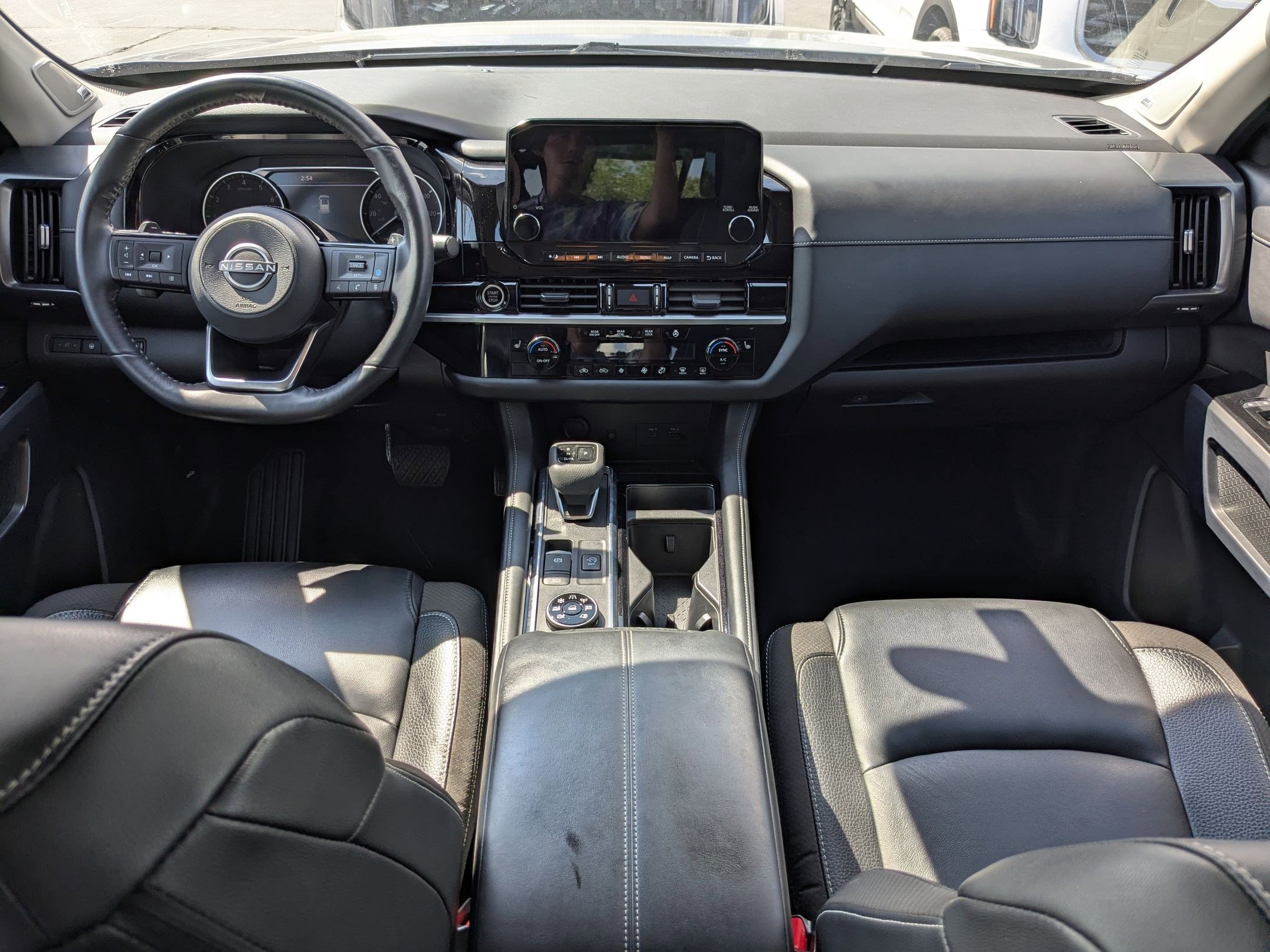 2023 Nissan Pathfinder SL photo 17
