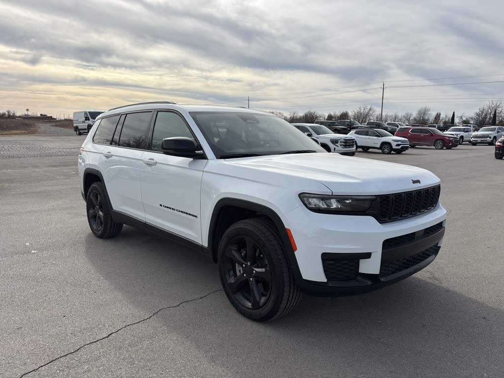 2023 Jeep Grand Cherokee L Altitude's photo