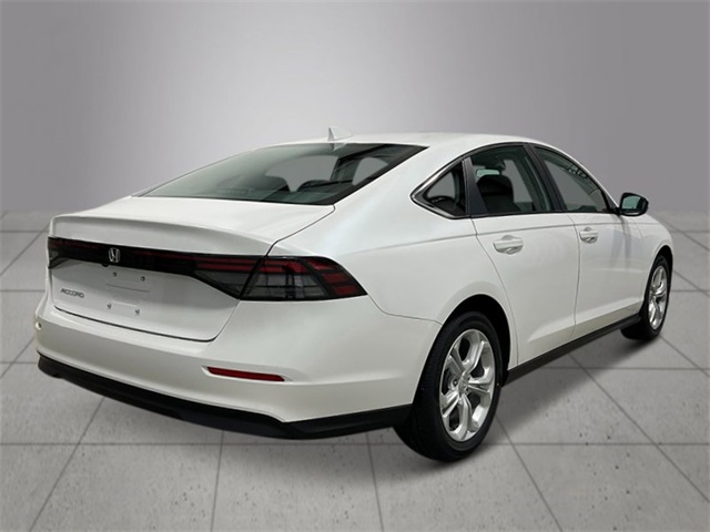 2025 Honda Accord LX photo 4