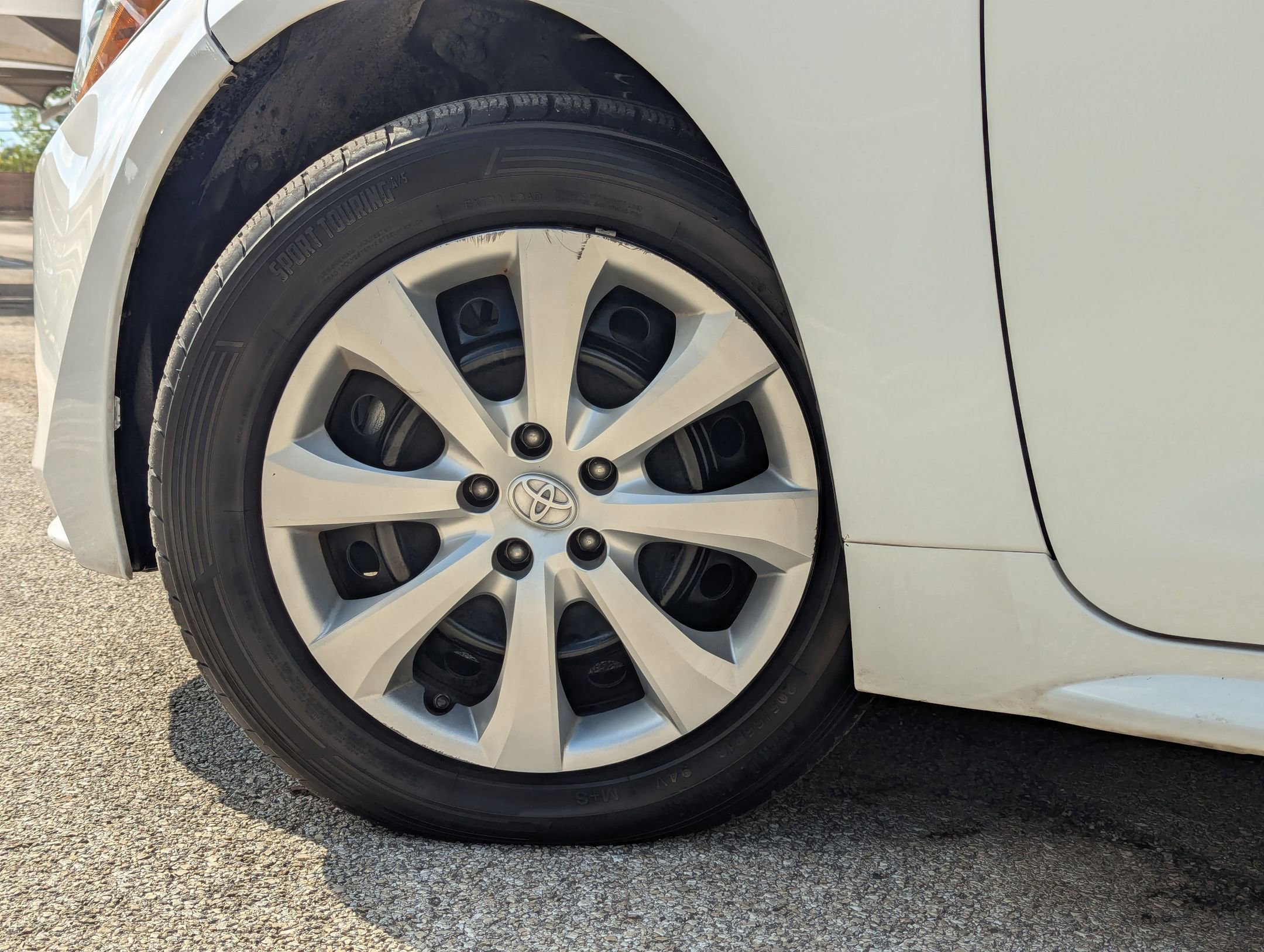 2022 Toyota Corolla LE photo 31