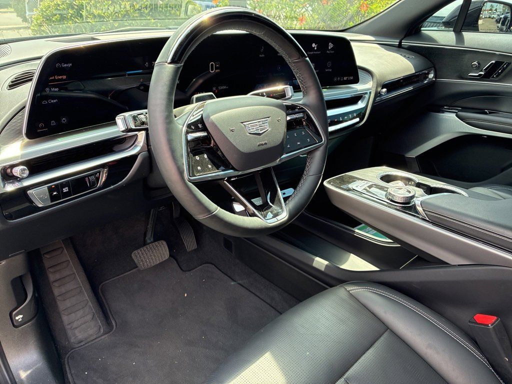 2023 Cadillac Lyriq Luxury photo 7