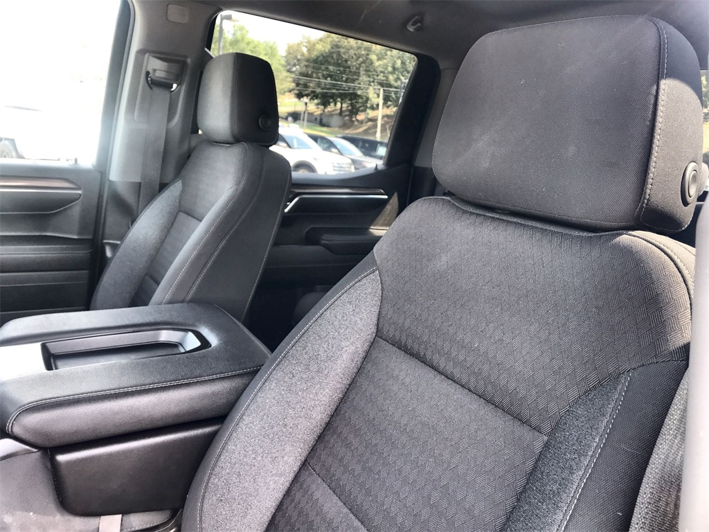 2023 Chevrolet Silverado 1500 RST photo 7